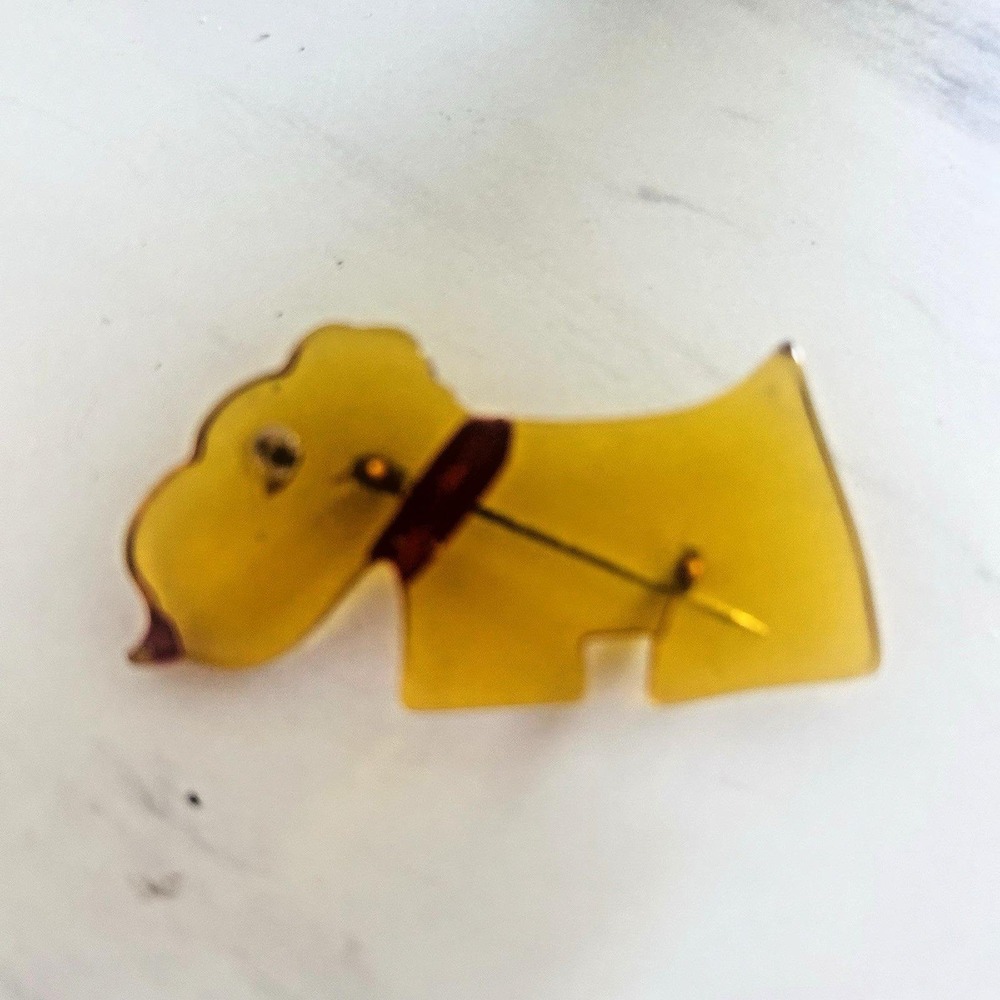 Vintage Butterscotch Bakelite Scotty Dog Brooch Pin Red Collar & Nose Art Deco - Picture 4 of 11